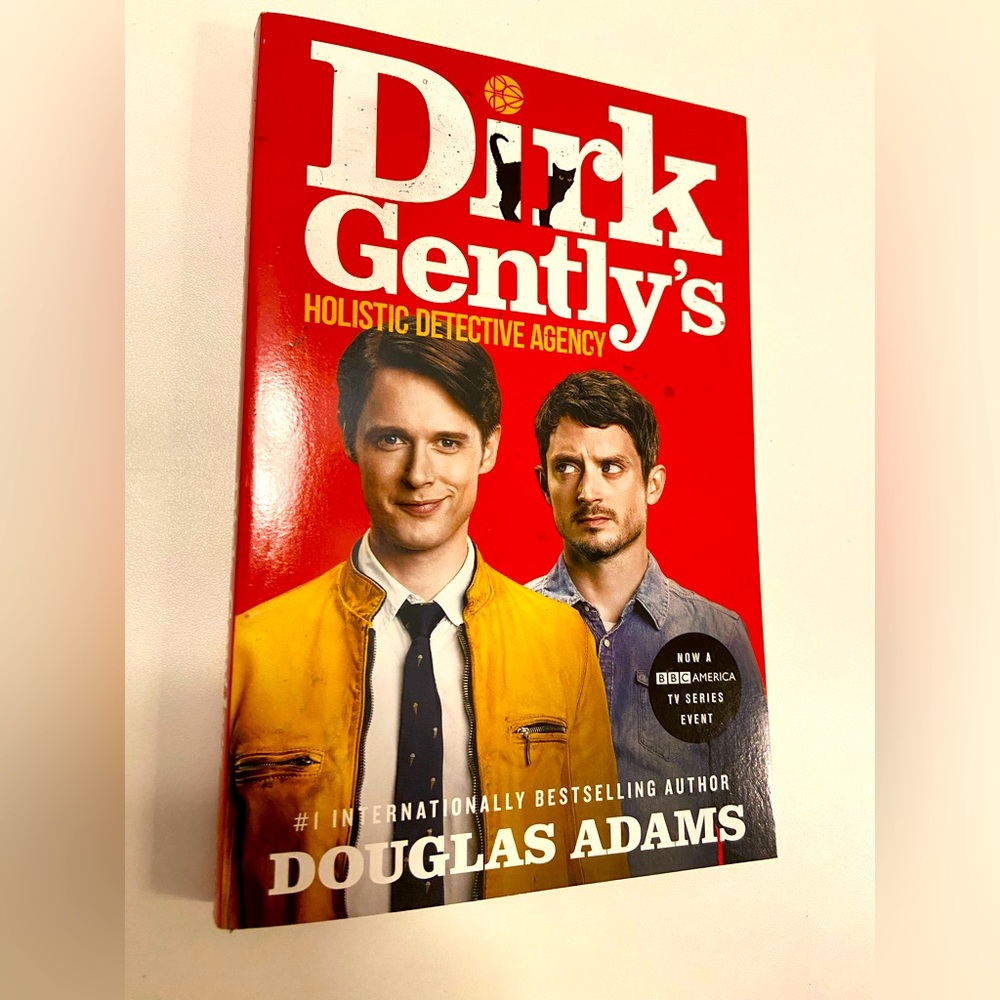 Dirk Gently’s Holistic Detective Agency - Douglas Adams